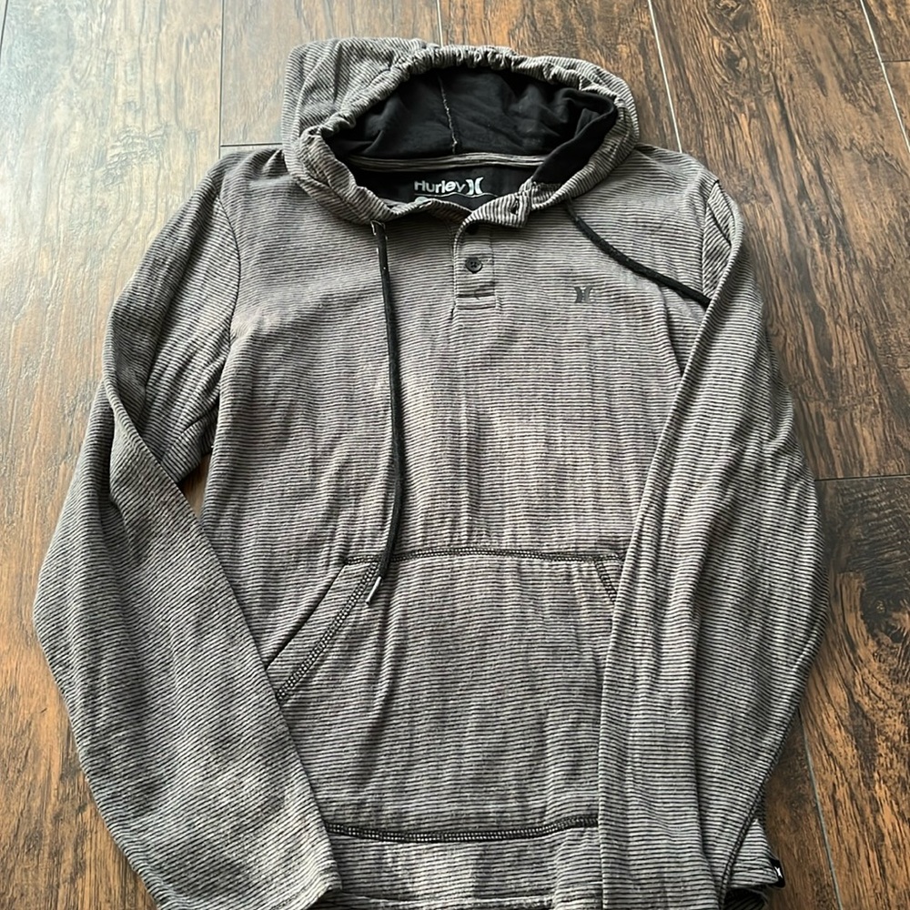 Hurley Grey & Black Men’s Hooded Sweatshirt Pullover • Casual Surf Skate